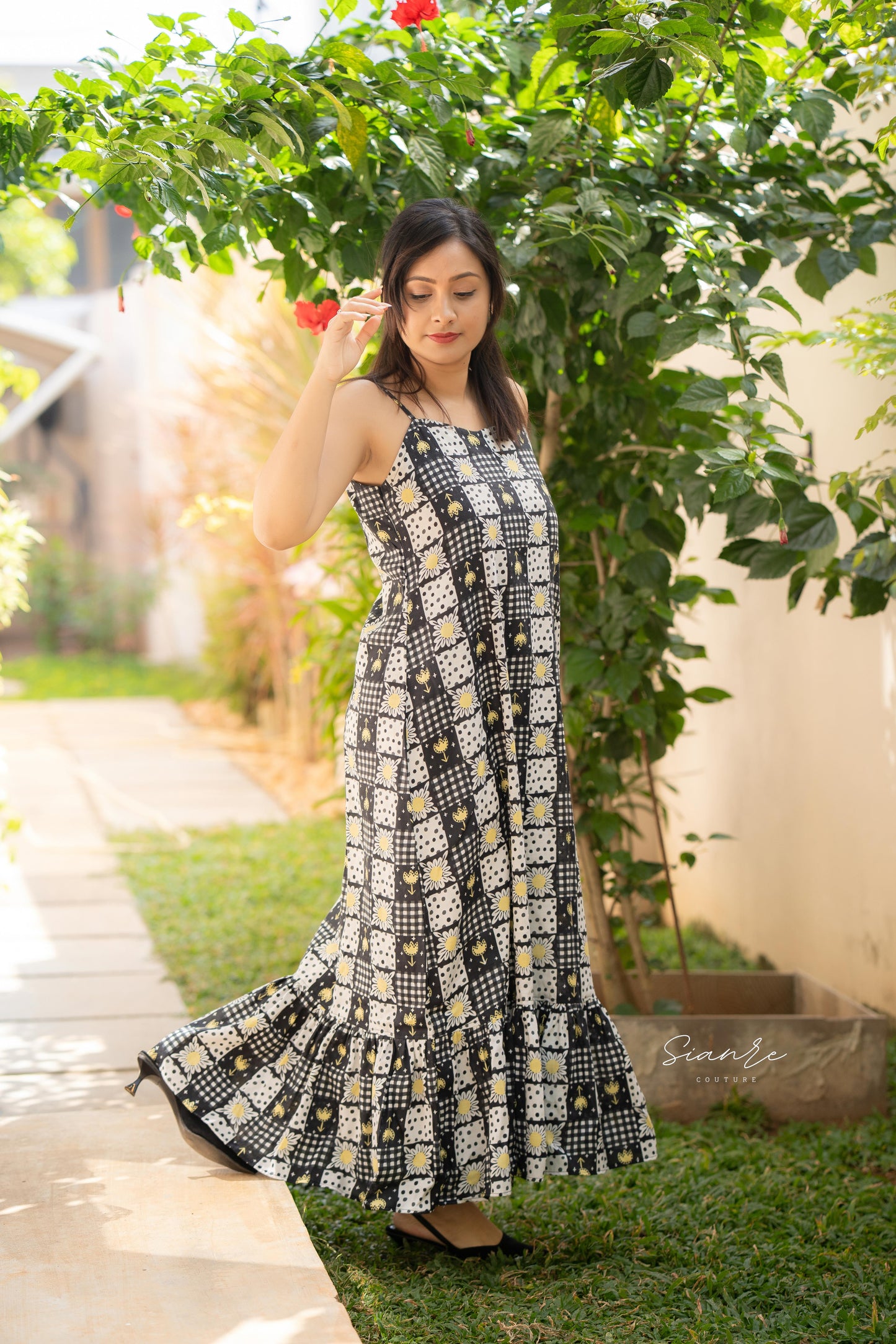 Sunny Noir Maxi Dress