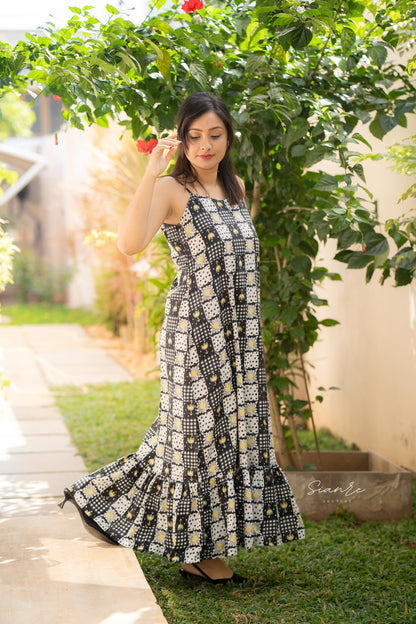 Sunny Noir Maxi Dress