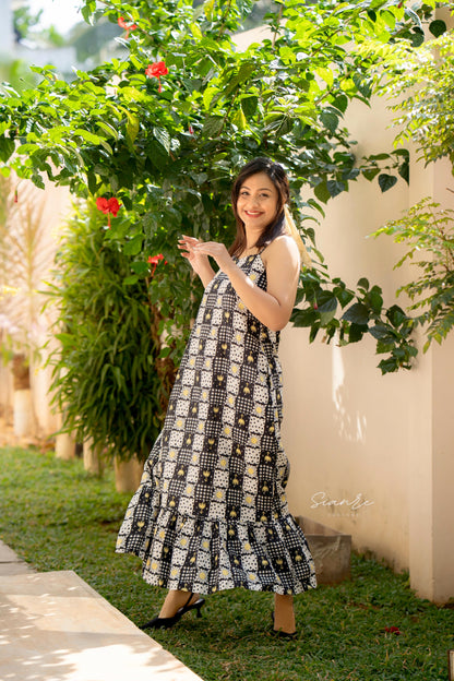 Sunny Noir Maxi Dress