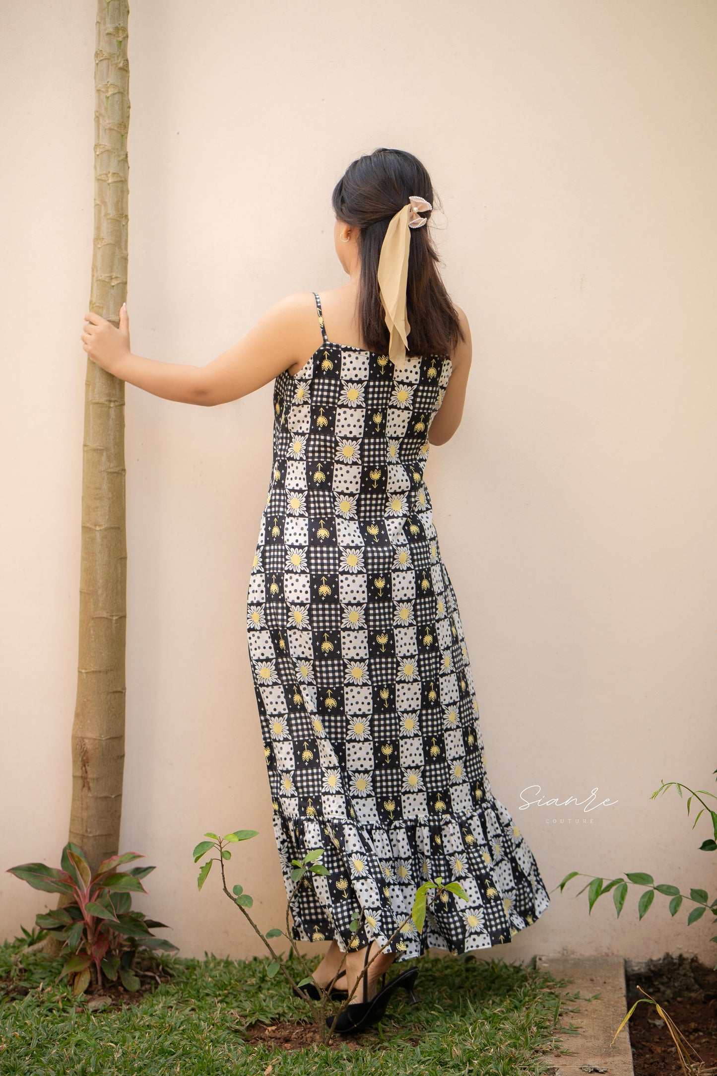 Sunny Noir Maxi Dress